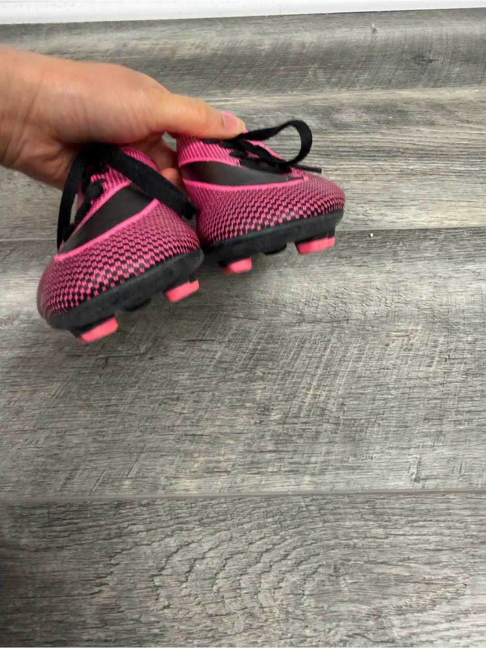 Nike‎ Kids Pink Soccer Cleats